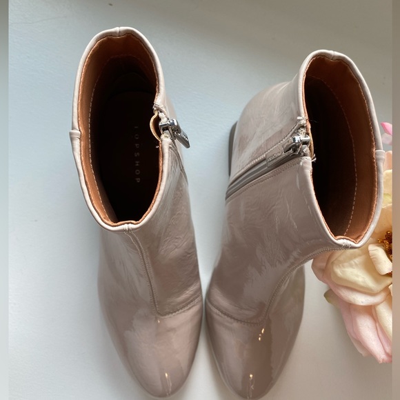 New Topshop Patent Faux Leather Cream Ankle Block Heel Boots Women’s US6.5/EU37 - Picture 5 of 6